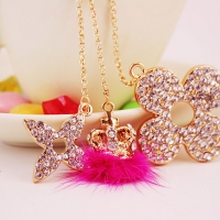 White Clover With Fur Pom Crystal Diamante Bag Charms Handbag Keyrings Pendant